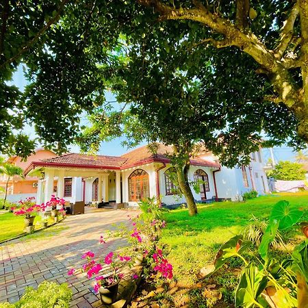 Grand Villa Negombo Luaran gambar