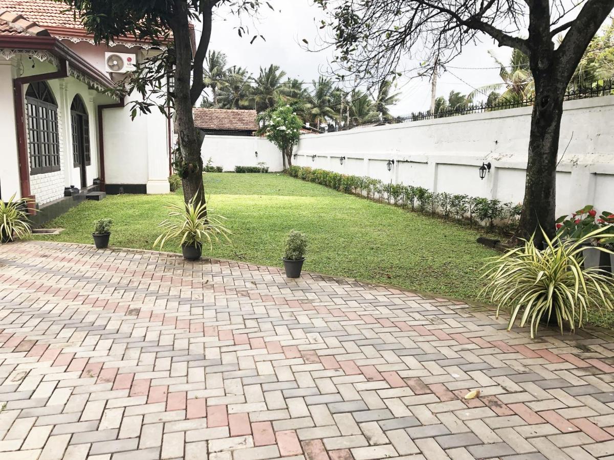 Grand Villa Negombo Luaran gambar